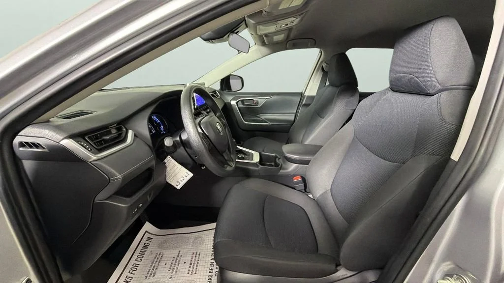 Used 2025 Silver Toyota LE image 17