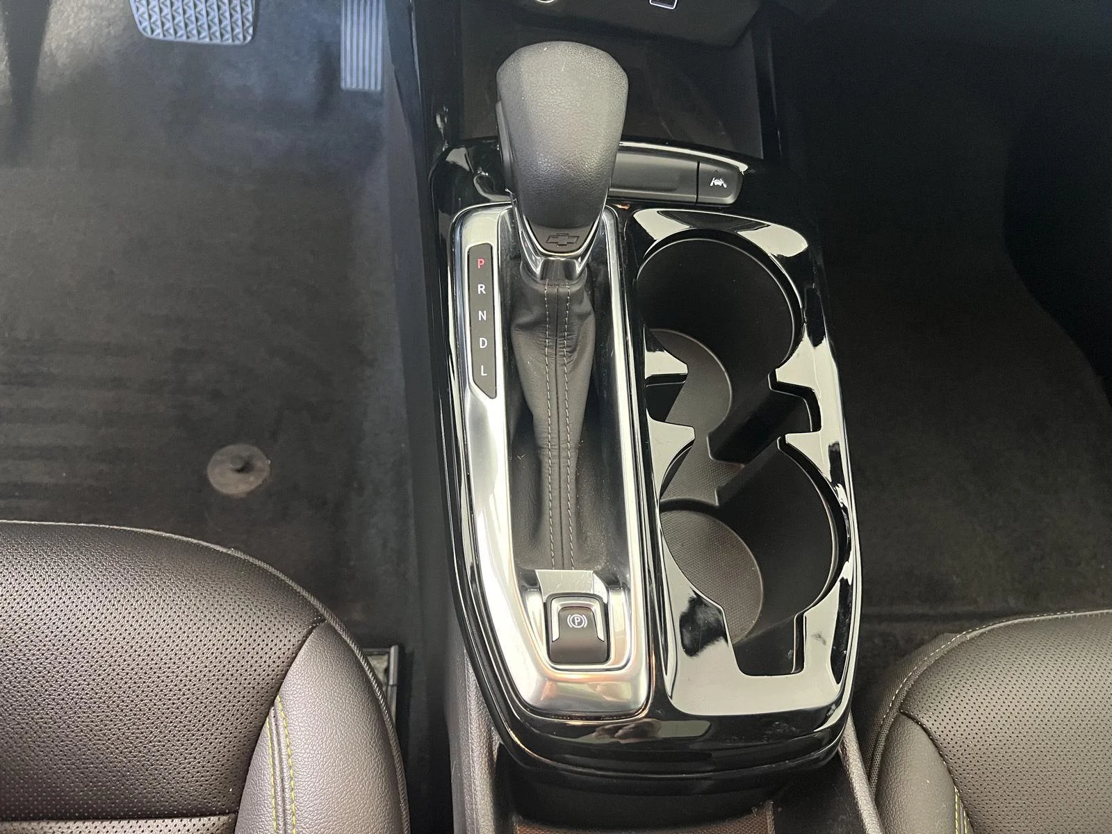 Used 2024 Mosaic Black Metallic Chevrolet ACTIV image 18