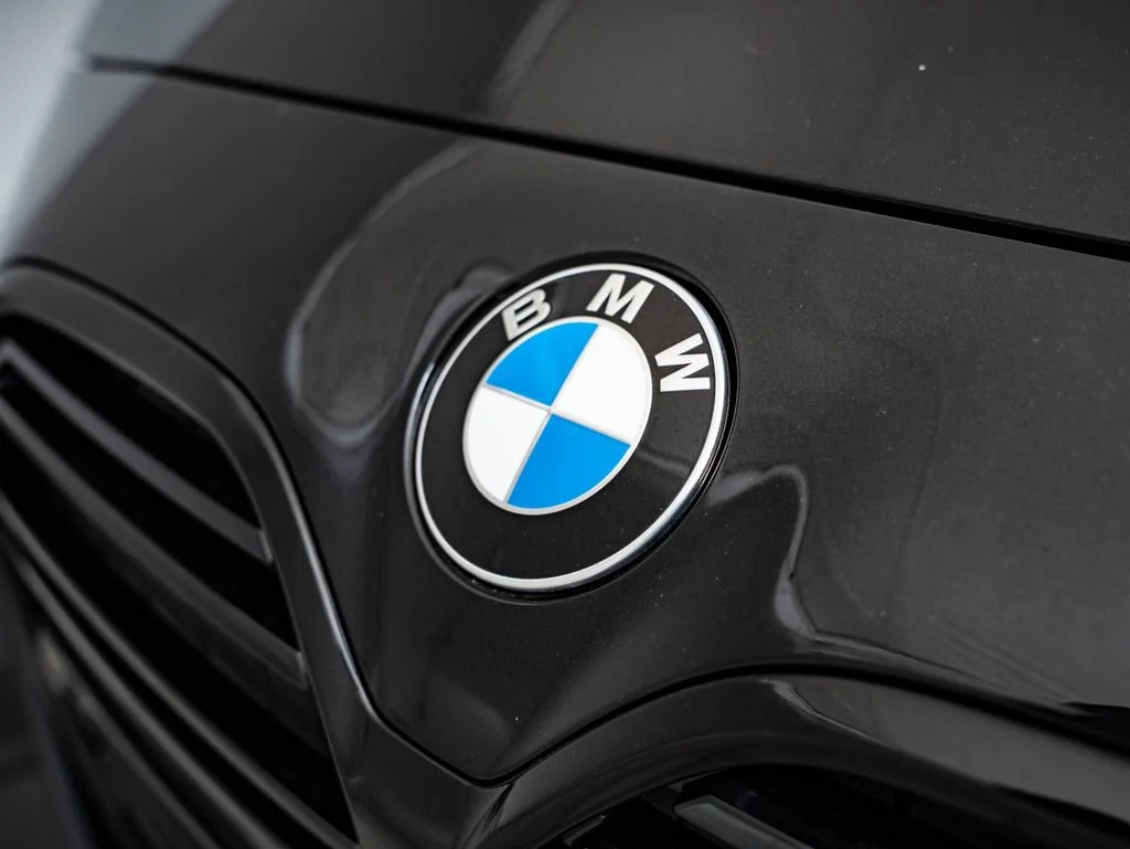New 2027 Black Sapphire Metallic BMW M440i xDrive image 3