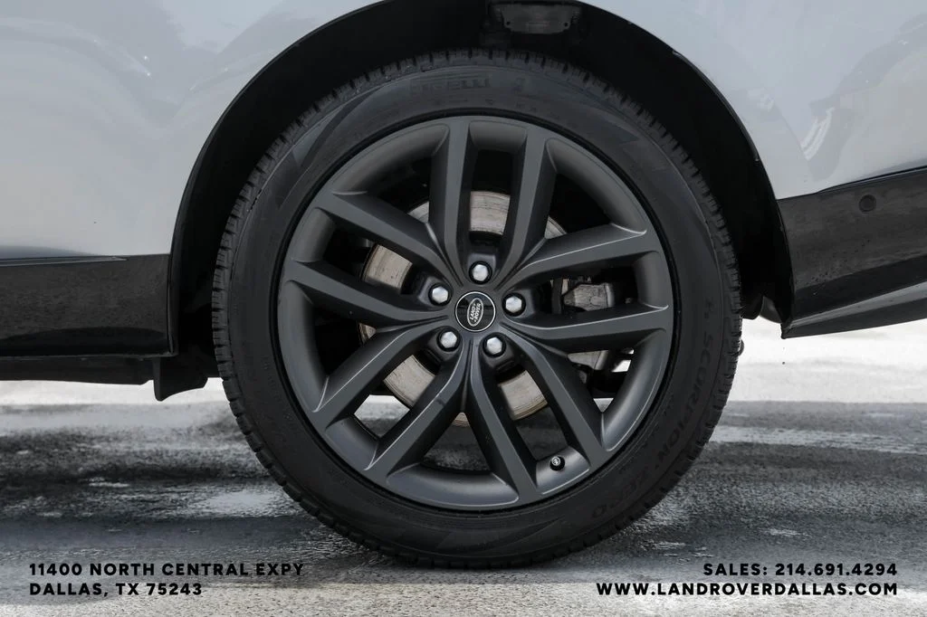 Used 2023 Silver Land Rover SE image 59