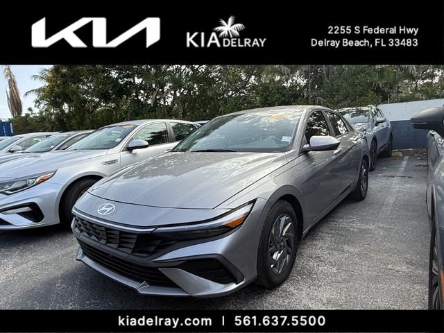 Used 2025 Silver Hyundai Blue image 4