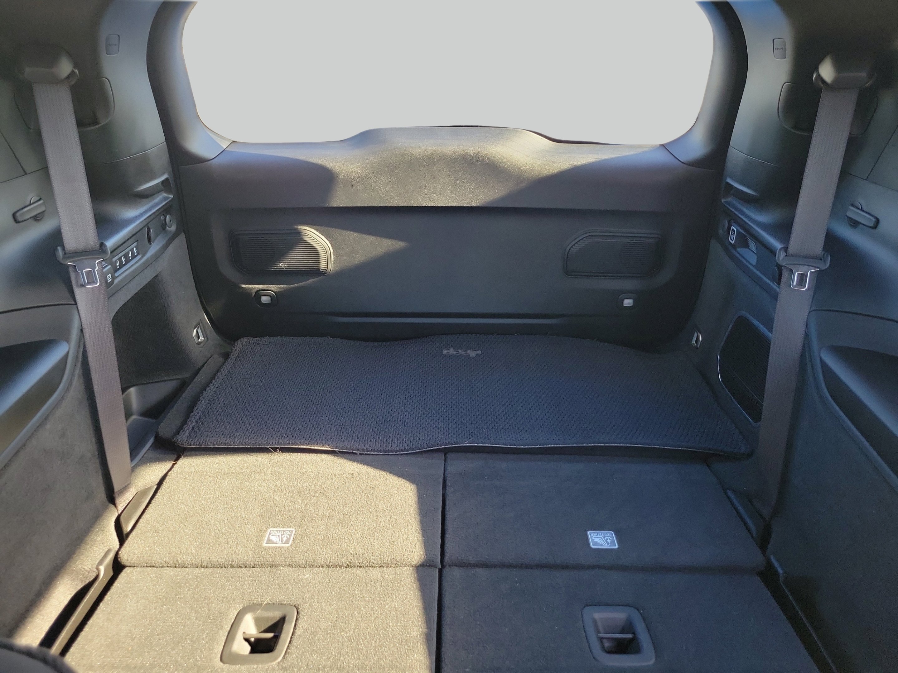 Used 2025 Baltic Gray Metallic Clearcoat Jeep Summit image 10