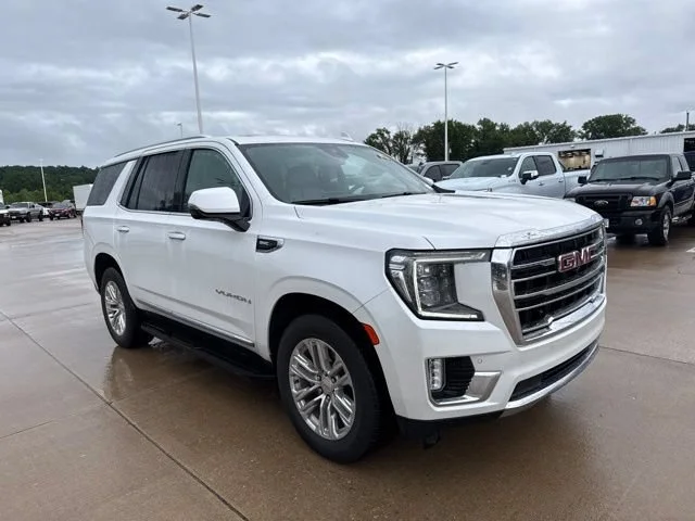 Used 2023 White Frost Tricoat GMC SLT image 1