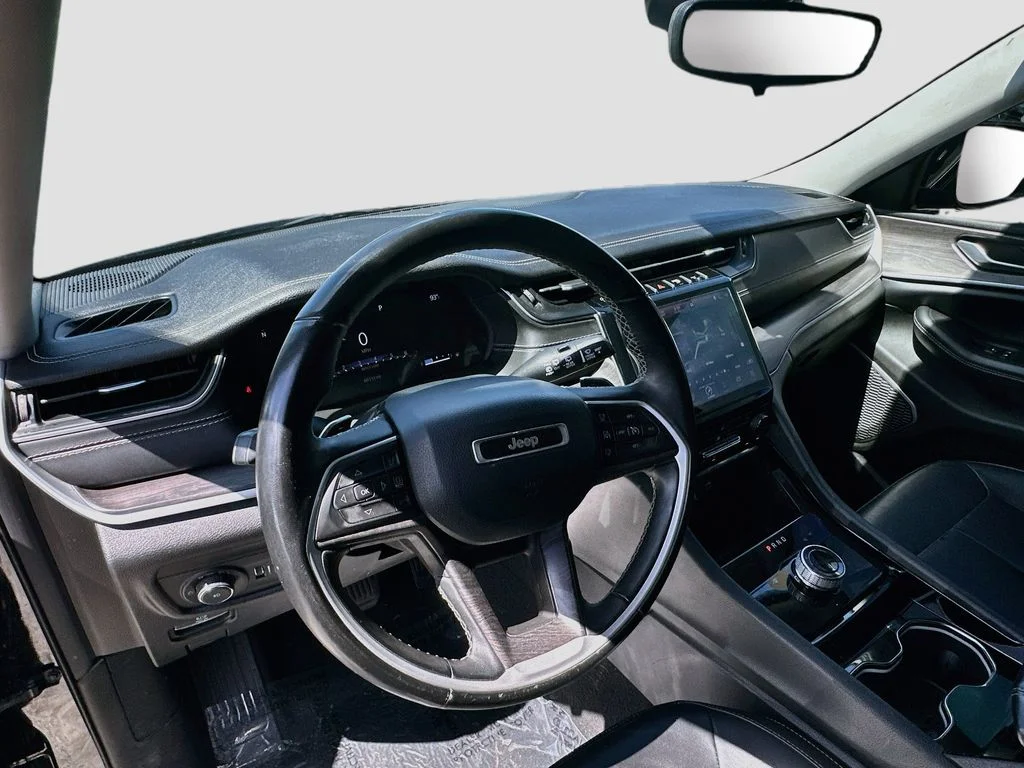 Used 2022 Black Jeep Limited image 9