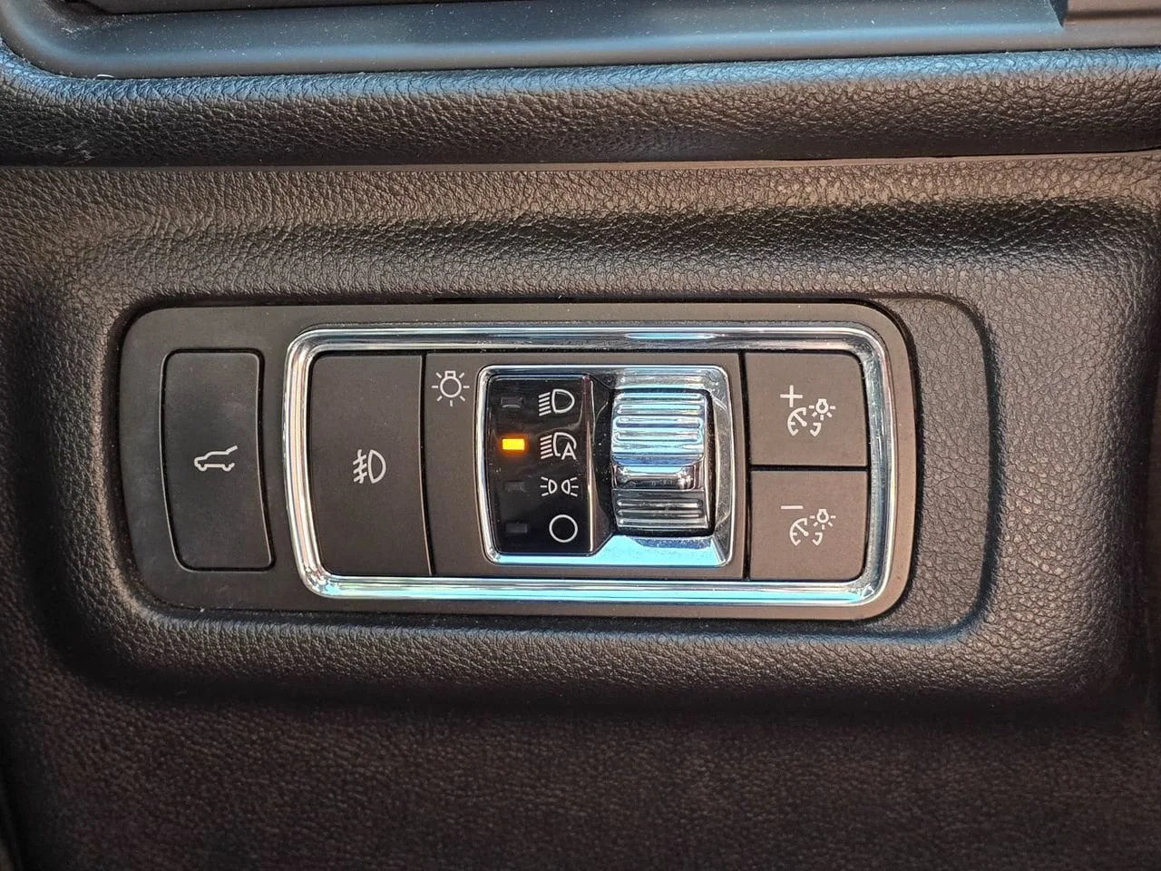 Used 2020 Black Lincoln Reserve image 24