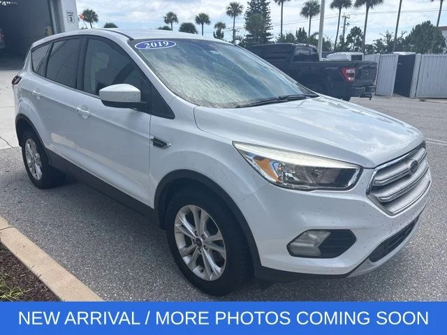 2019 Ford Escape SE's photo