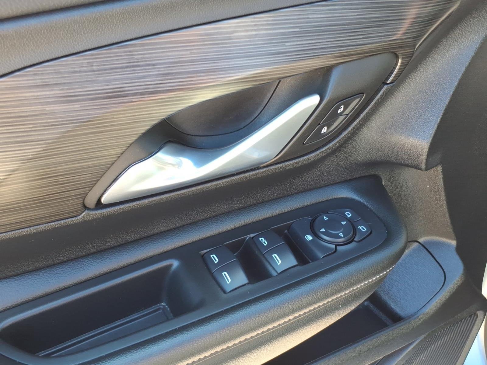 Used 2024 Sterling Metallic GMC SLE image 12
