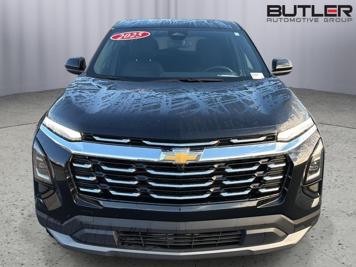 Used 2025 Mosaic Black Metallic Chevrolet FWD LT image 9
