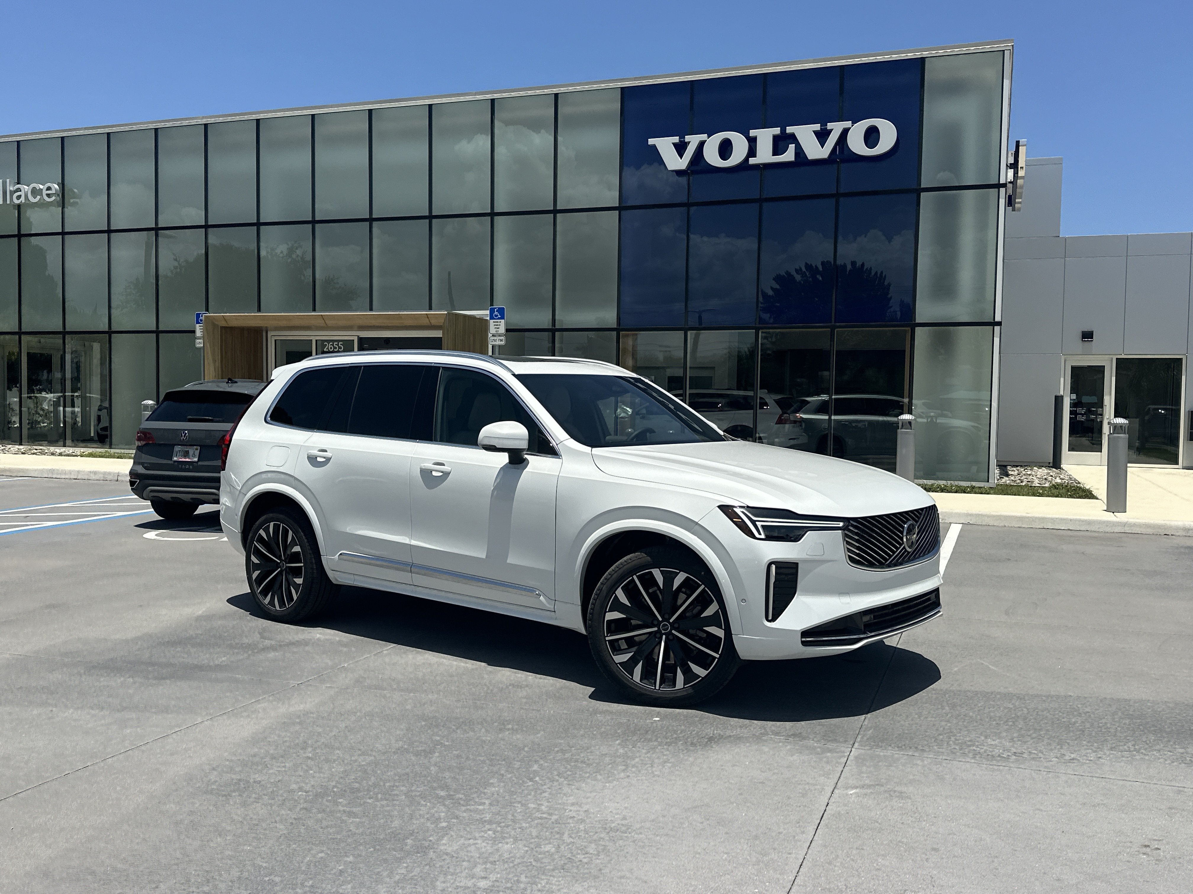 2026 Volvo XC90 B6 Plus Bright 7-Seater 4WD's photo