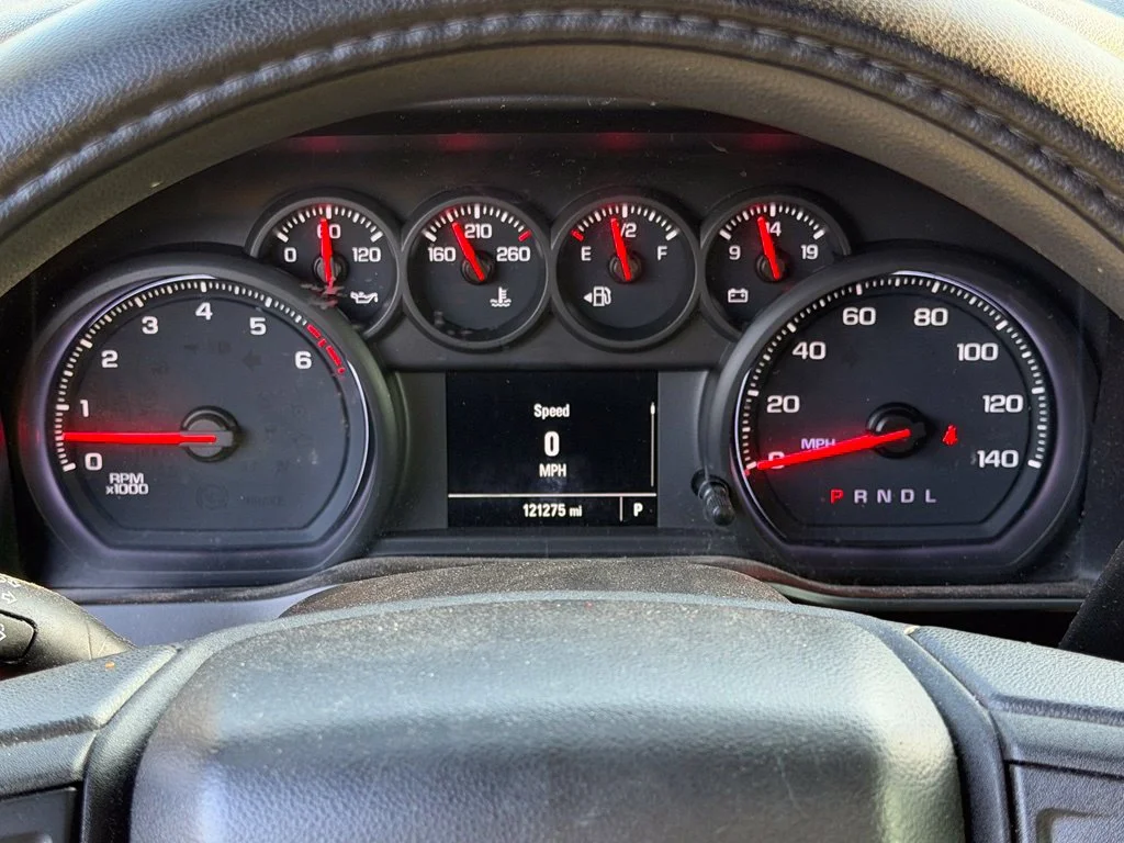 Used 2019 SHADOW GRAY METALLIC Chevrolet Custom image 35