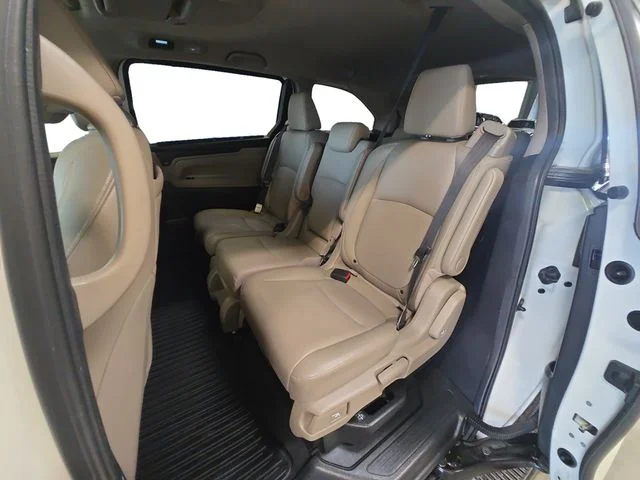 Used 2018 White Honda EX-L image 13