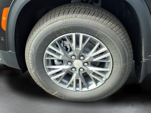 New 2027 Mosaic Black Metallic Chevrolet LT image 16