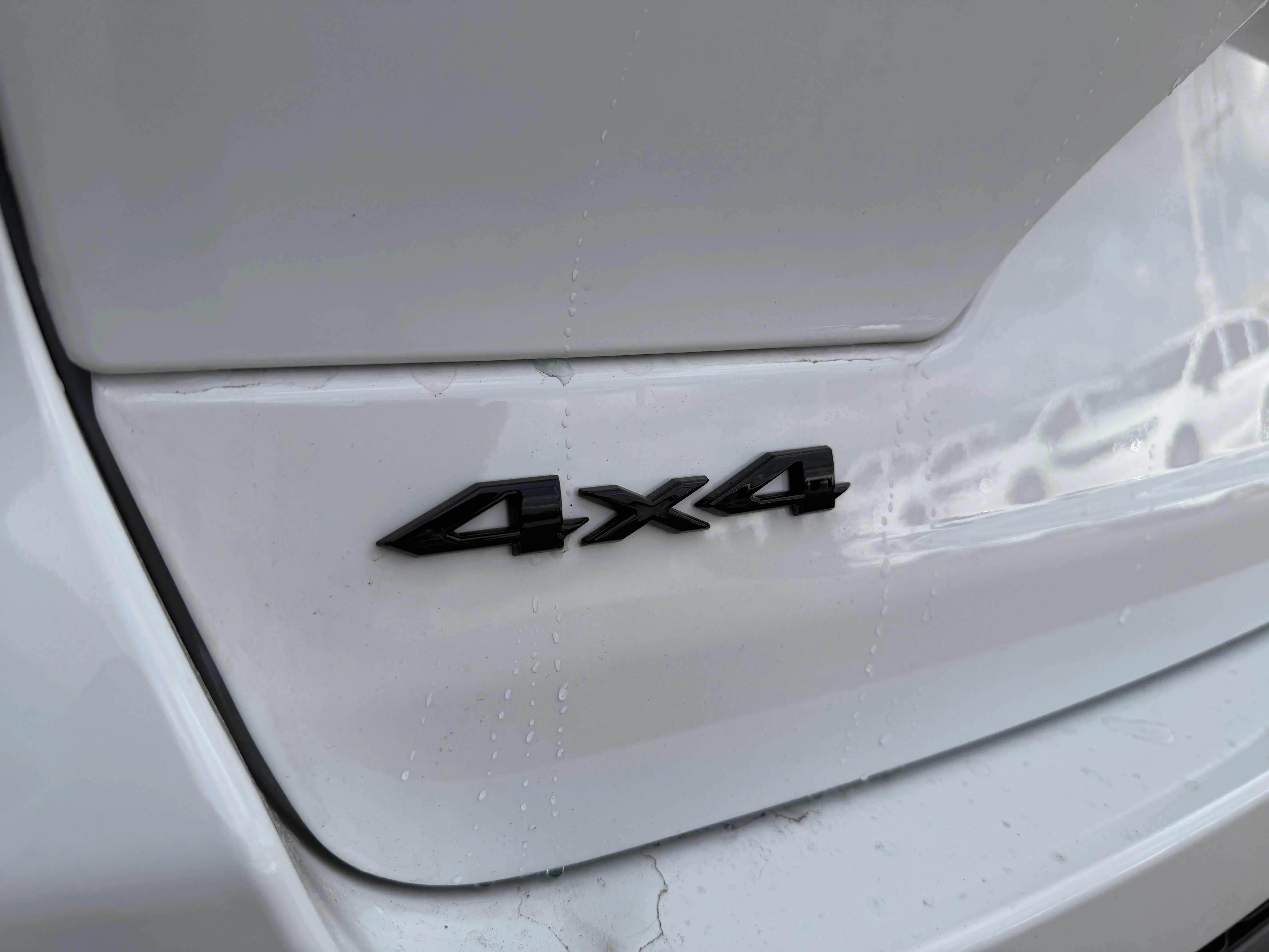 New 2026 Bright White Clear-Coat Exterior Paint Jeep Altitude image 10