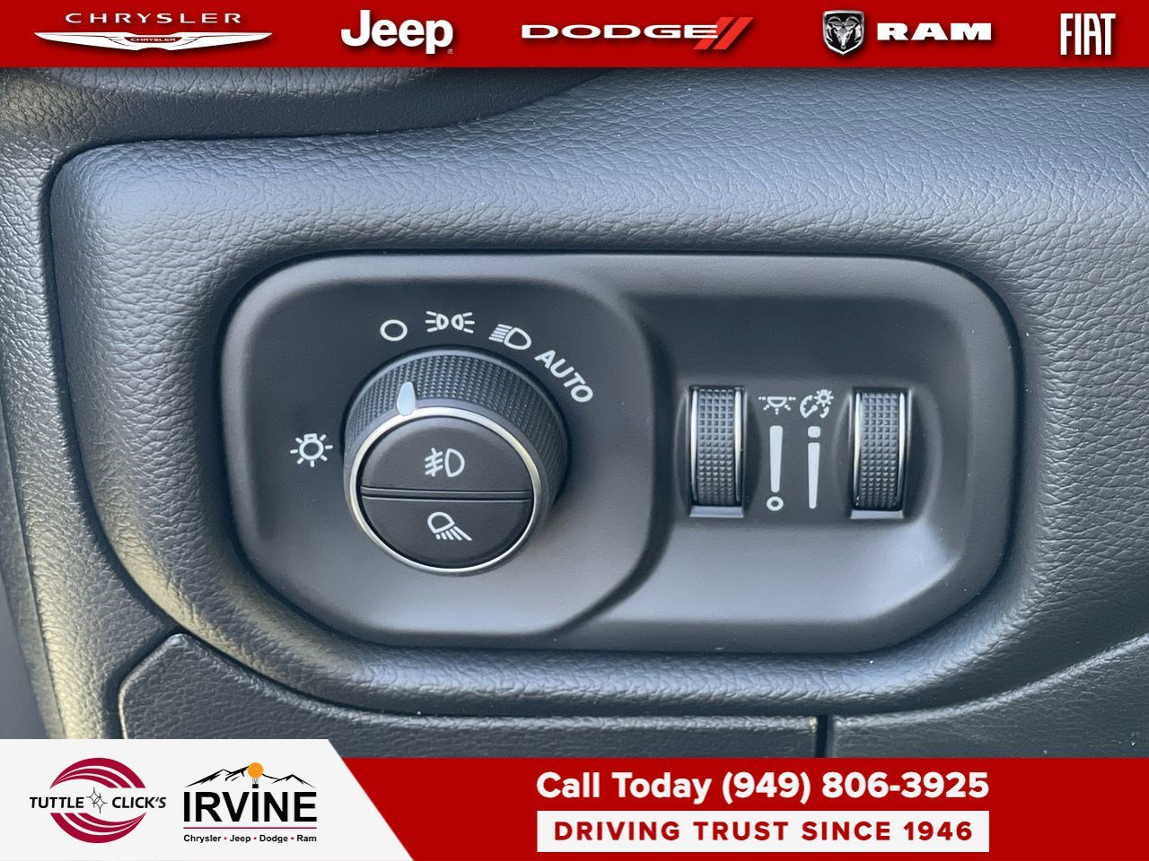 New 2026 Molten Red Pearl-Coat Exterior Paint RAM Laramie image 23
