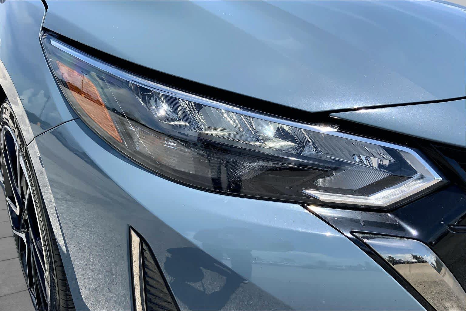Used 2024 Atlantic Gray Metallic/Super Black Nissan SR image 27