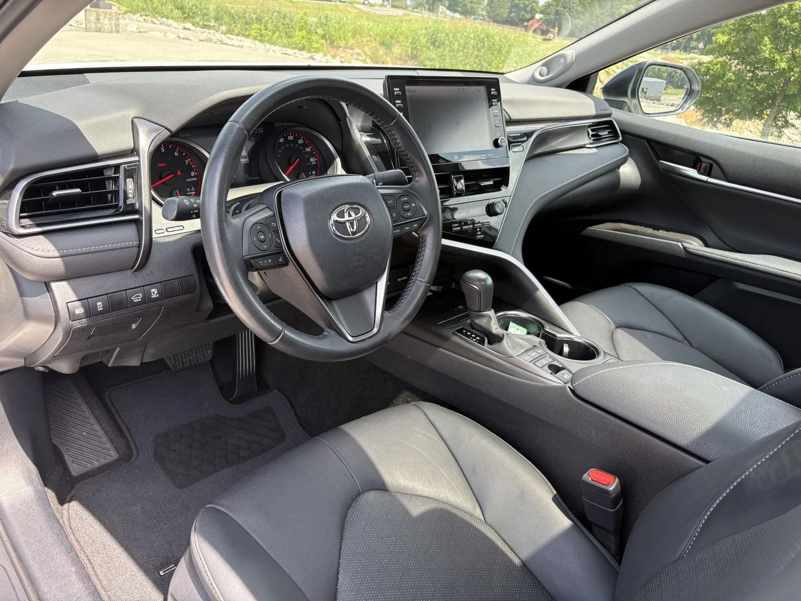 Used 2023 Midnight Black Metallic Toyota XSE V6 image 9