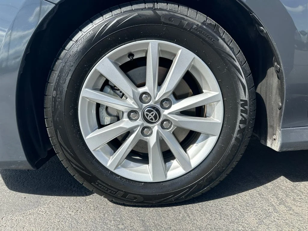 Certified Used 2025  Toyota LE image 13