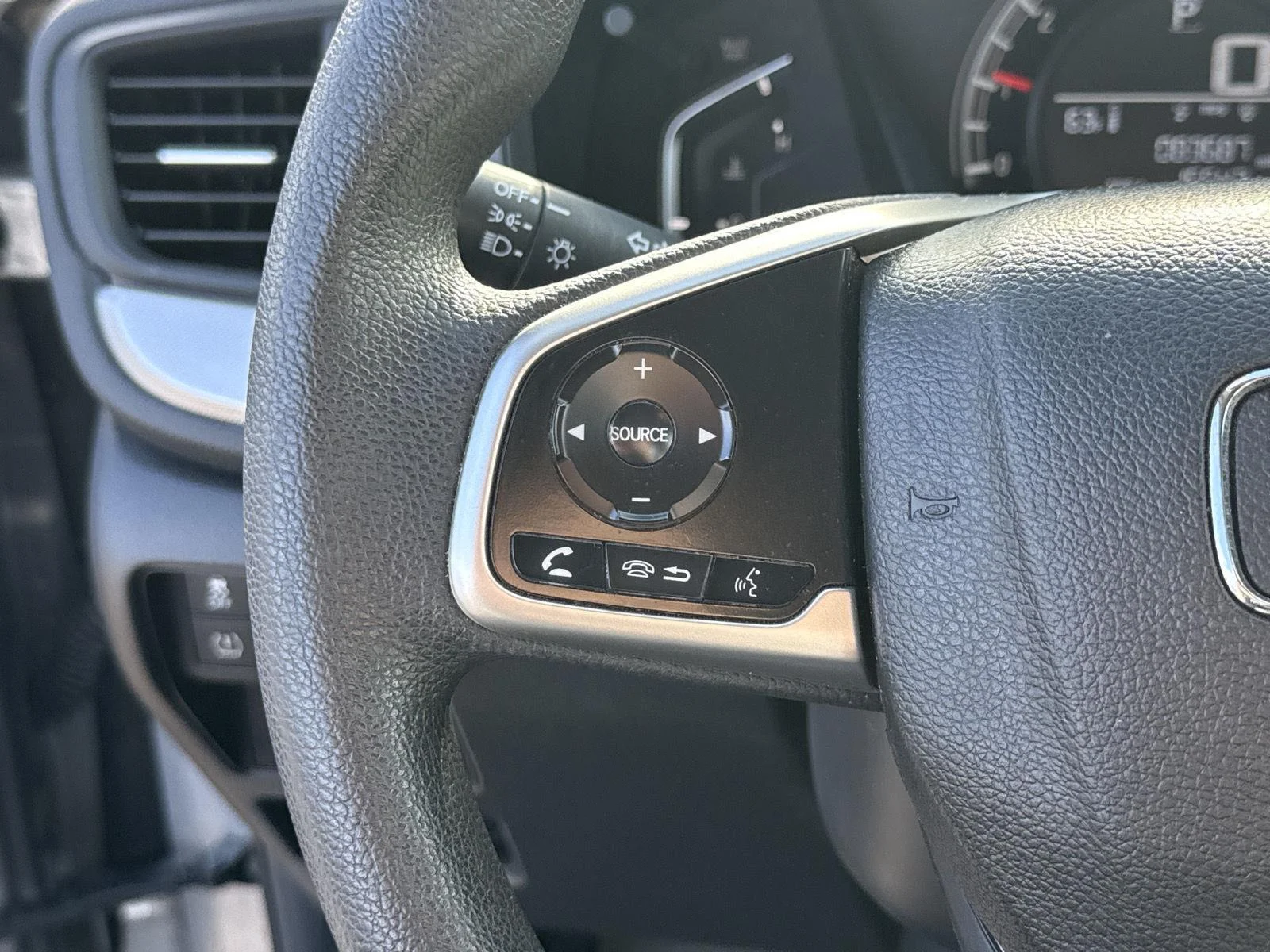Used 2018 Lunar Silver Metallic Honda LX image 10