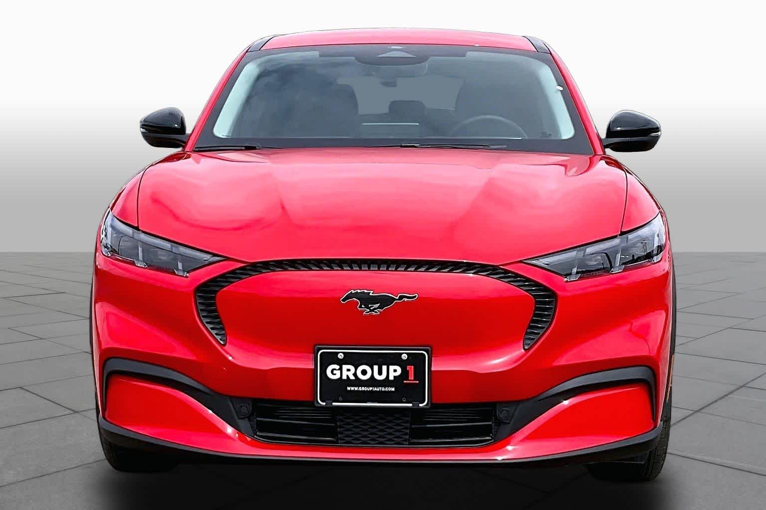 New 2026 Race Red Ford Select image 3