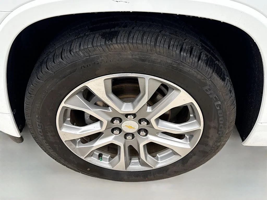 Used 2020 Summit White Chevrolet Premier image 33