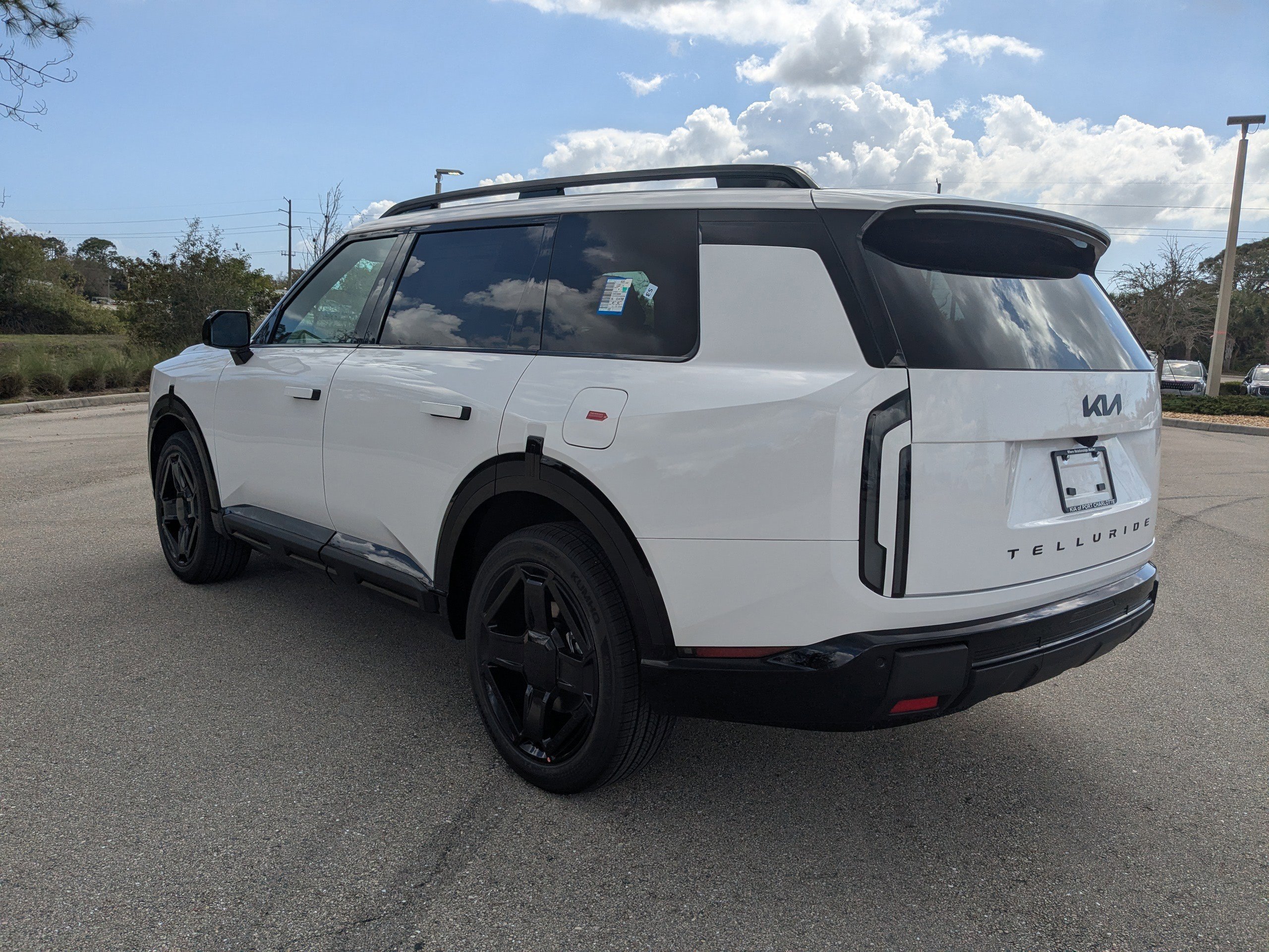 New 2027 Glacial White Pearl Kia X-Line EX image 7