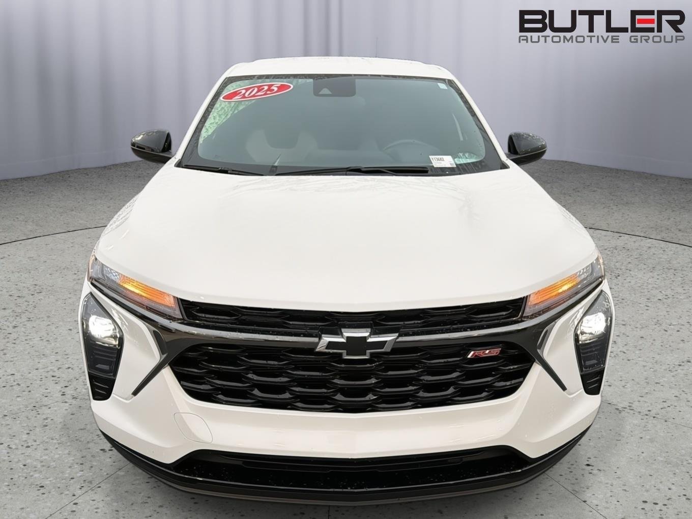 Used 2025 Summit White Chevrolet 1RS image 9