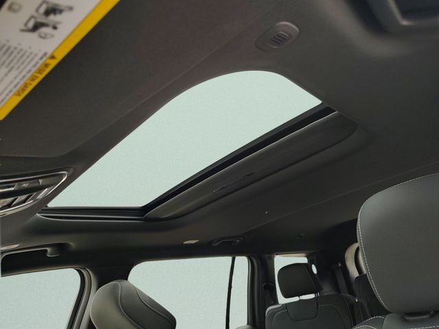 New 2026 Baltic Gray Metallic Clear-Coat Exterior Paint Jeep Laredo image 27