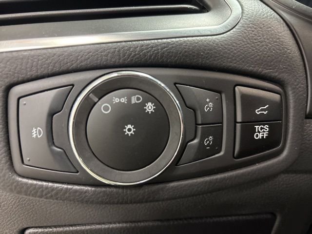 2023 Ford Edge Titanium - Photo 16