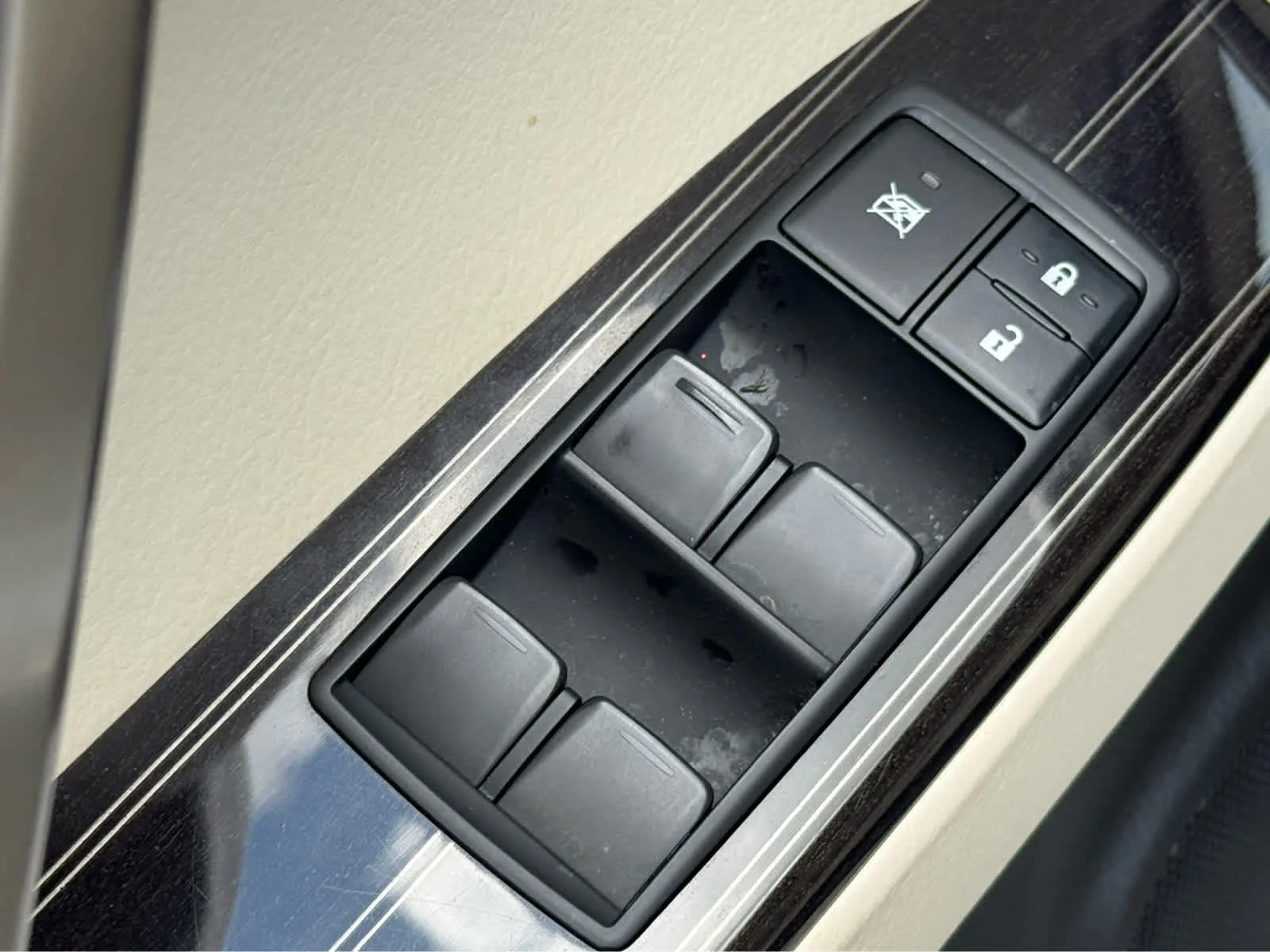 Used 2021 Starfire Pearl Lexus Premium image 21