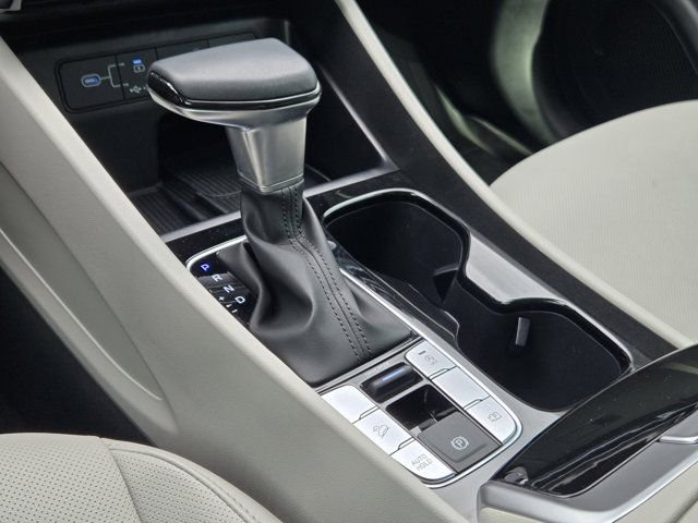 Certified Used 2025 Silver Hyundai SEL Convenience image 20