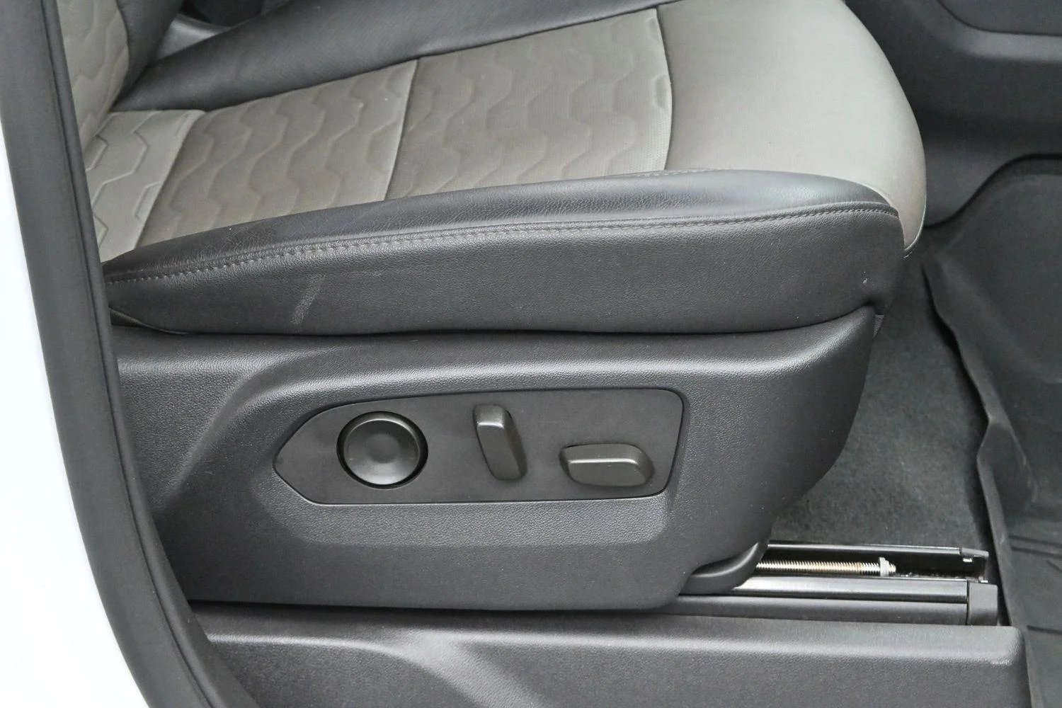 Used 2023 Summit White Chevrolet ZR2 image 31