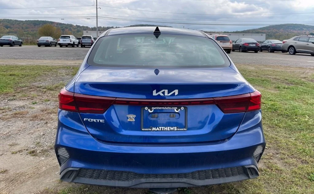Used 2023 Blue Kia LXS image 6