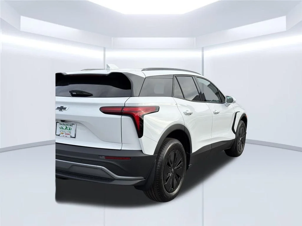 New 2026 White Chevrolet LT image 40