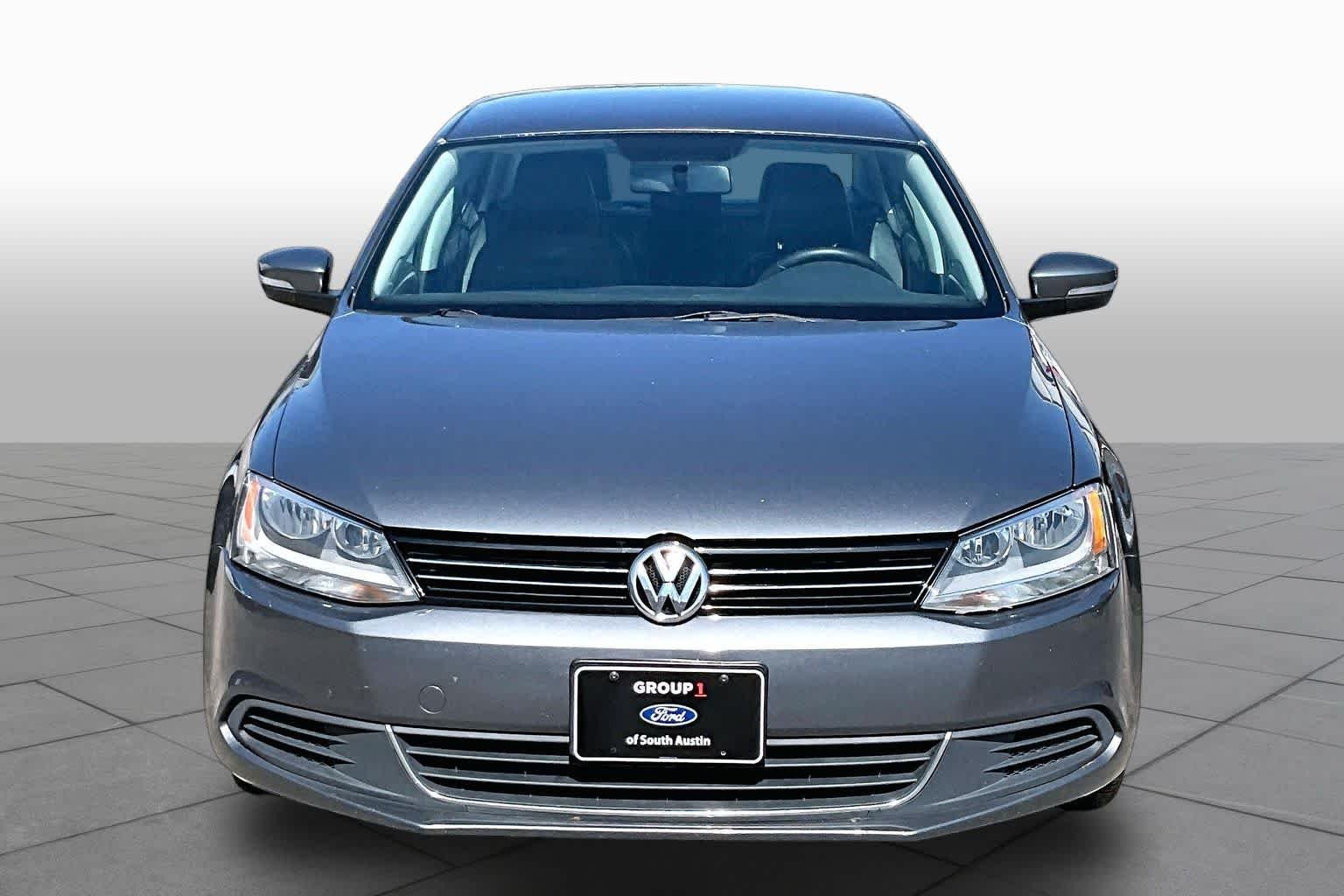 Pre-Owned 2013 Volkswagen Jetta SE