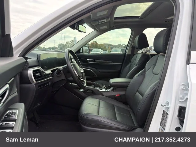 Used 2024 White Kia EX image 9