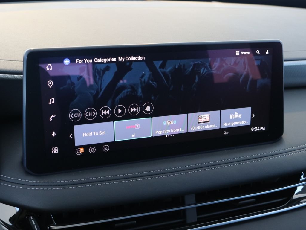 New 2027 DEEP EMERALD INFINITI Luxe AWD image 15