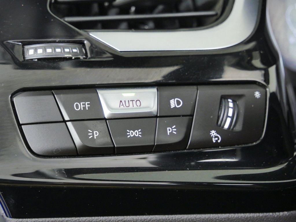 Used 2020 Blue BMW sDrive M40i image 33