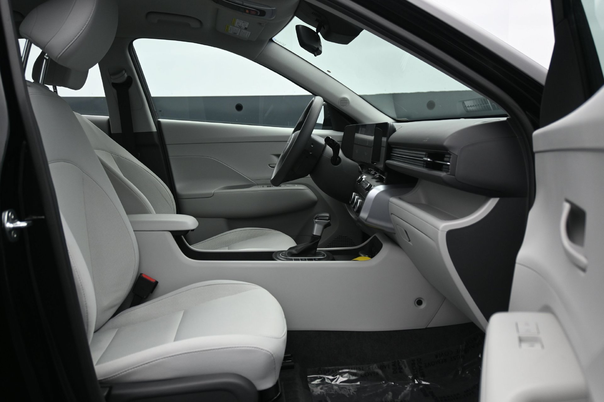 2024 Hyundai Kona SE - Photo 13