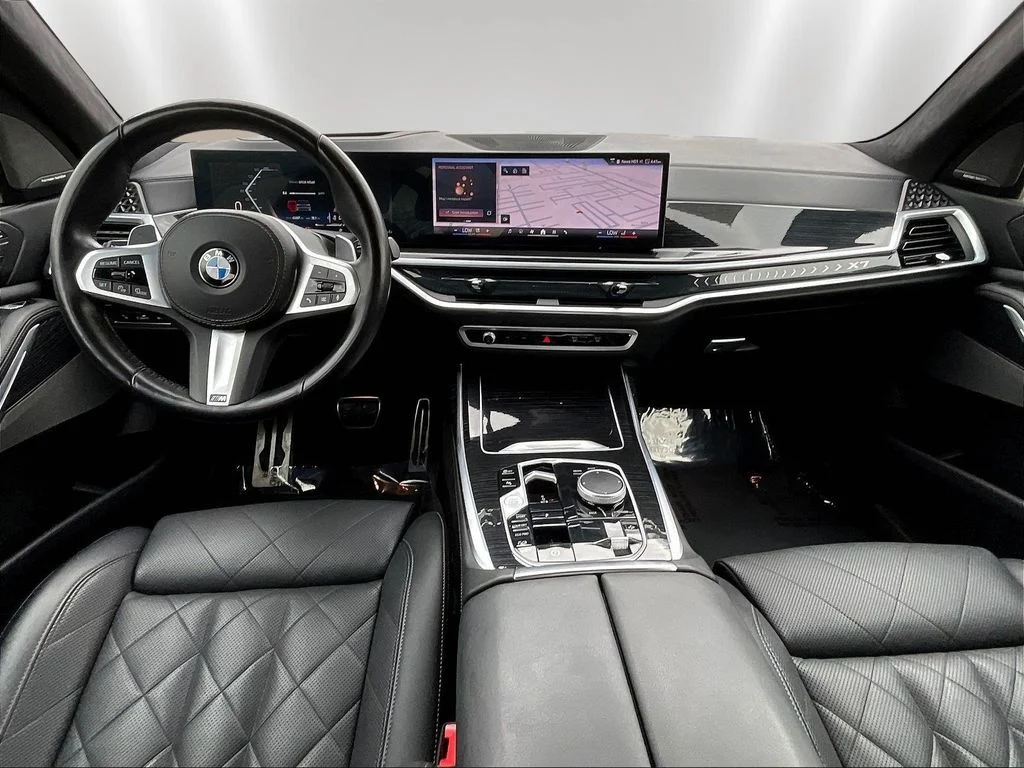 Used 2024 Gray Metallic BMW xDrive40i image 7
