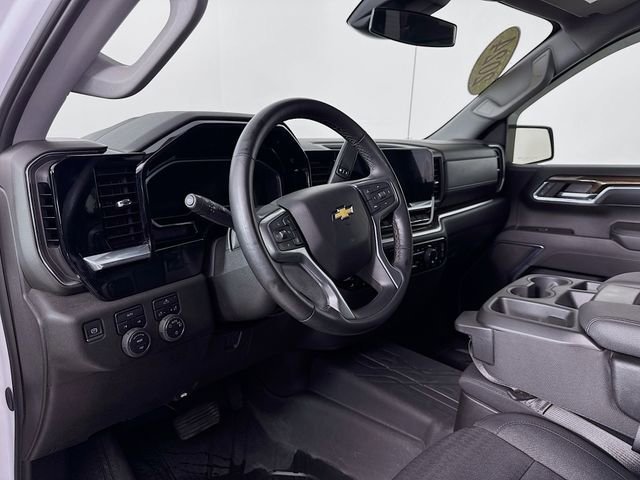 Used 2024 Summit White Chevrolet LT image 9