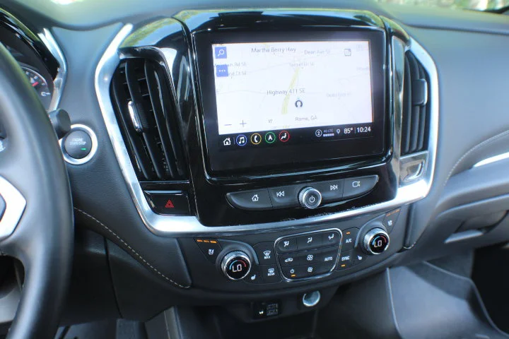 Used 2023 Iridescent Pearl Tricoat Chevrolet Premier image 11