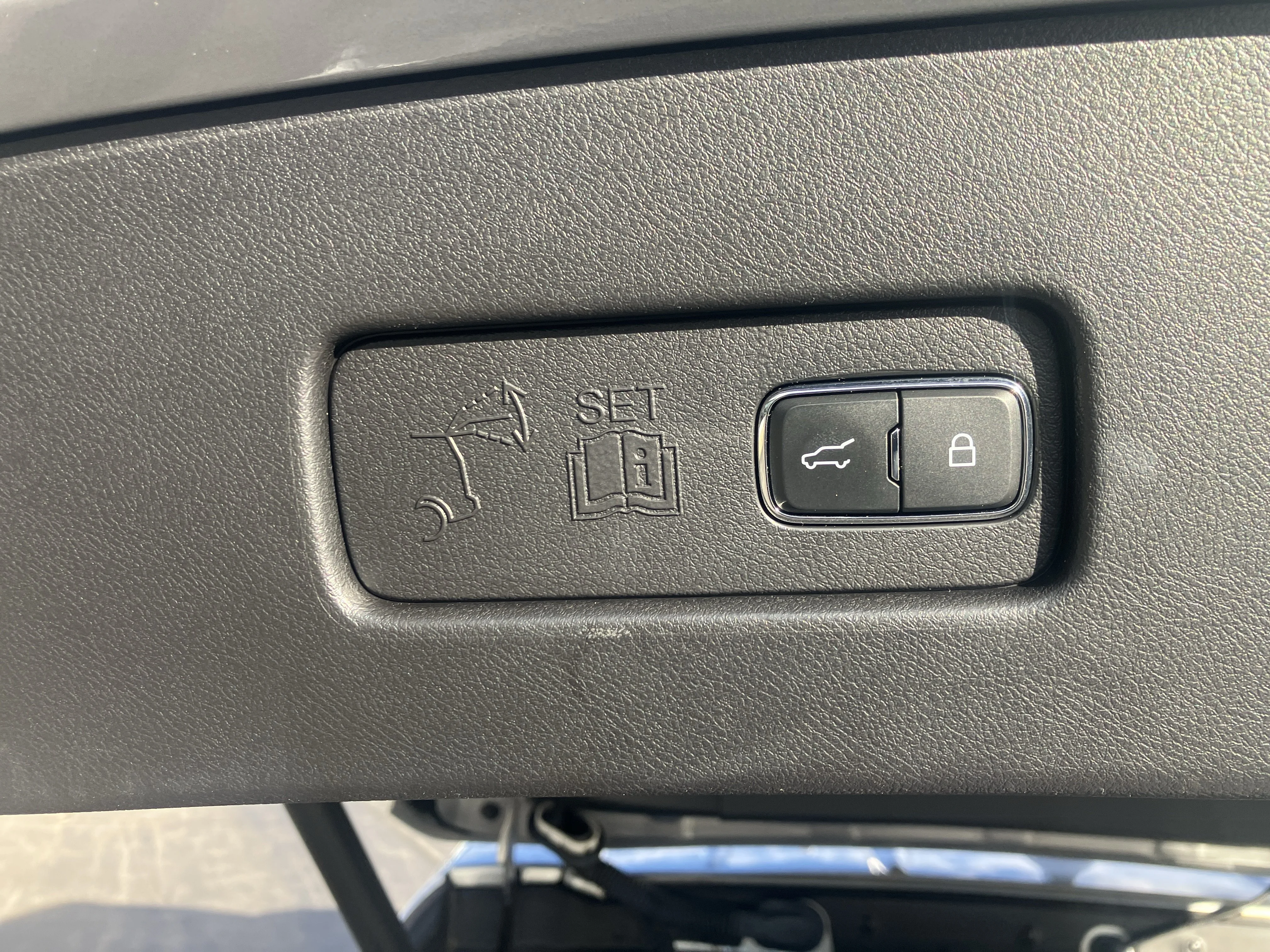 Used 2020 Radiance Metallic Lincoln Grand Touring image 14