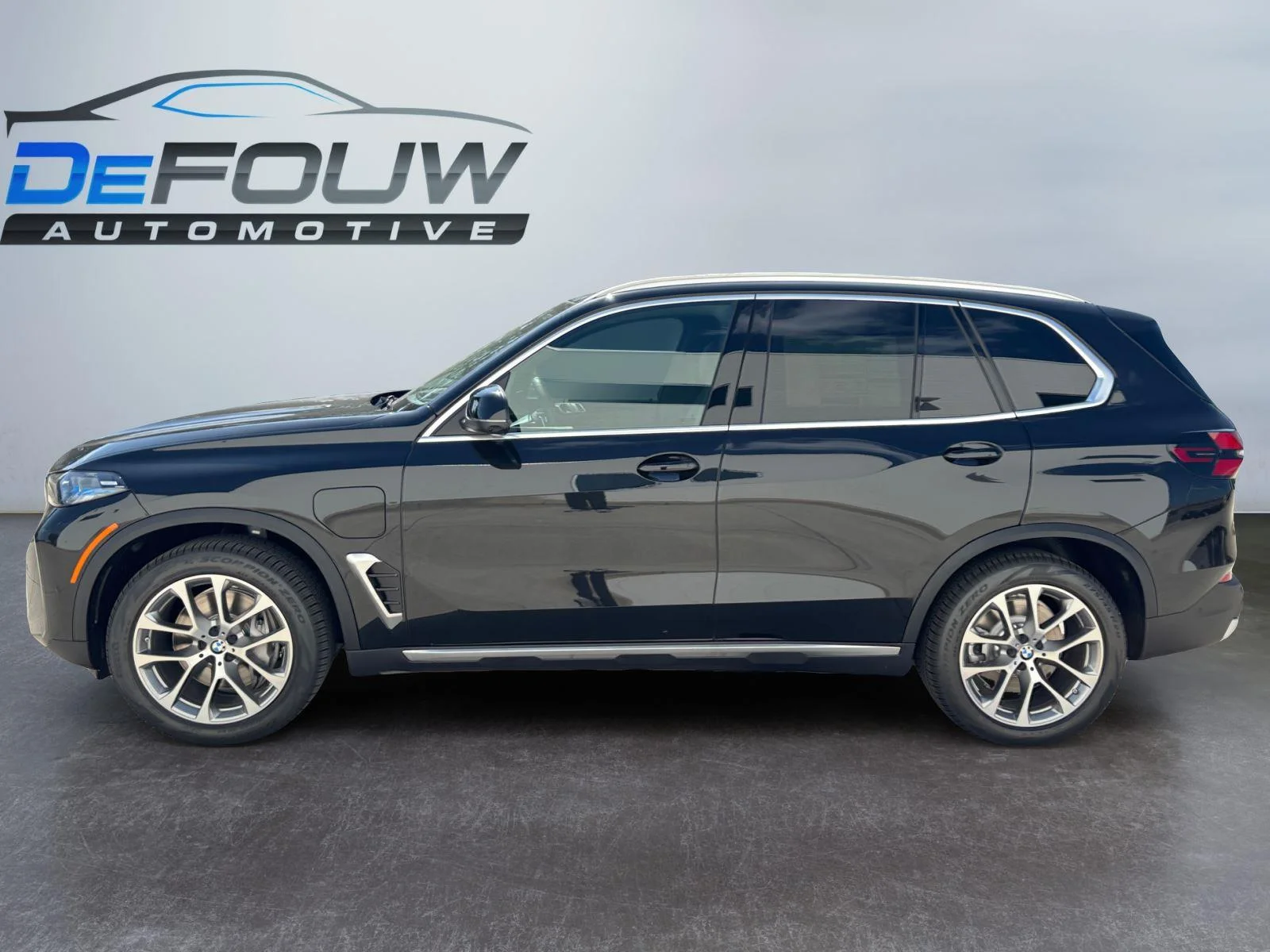New 2026 Black Sapphire Metallic BMW xDrive50e image 18