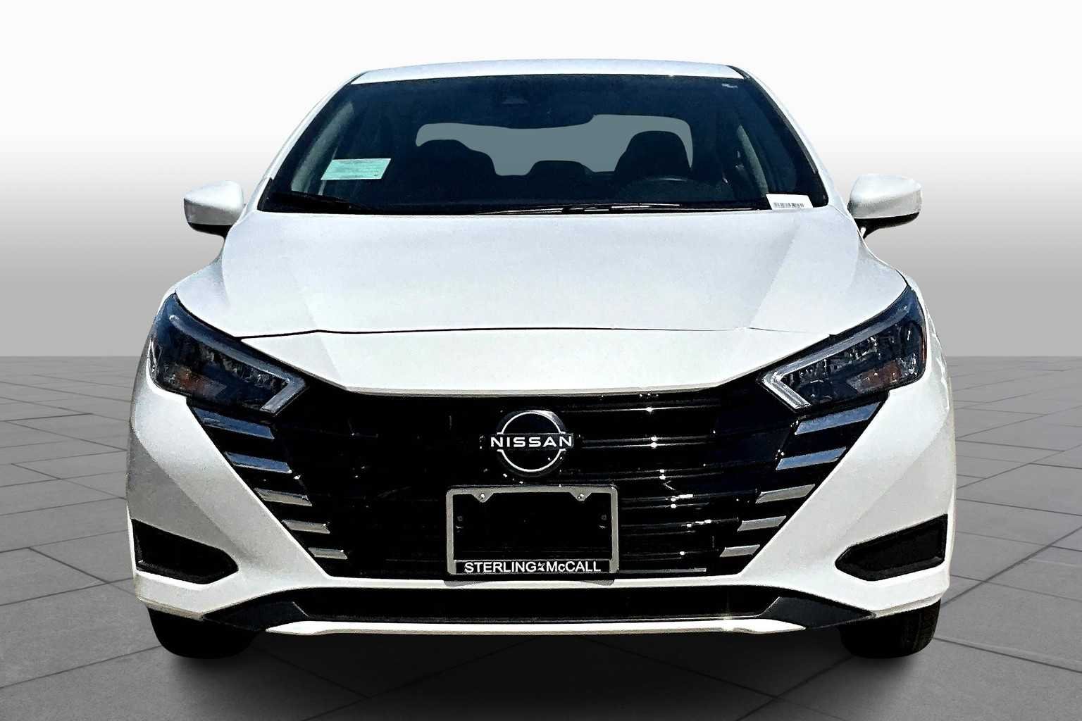 Used 2025 Aspen White Tricoat Nissan SV image 3