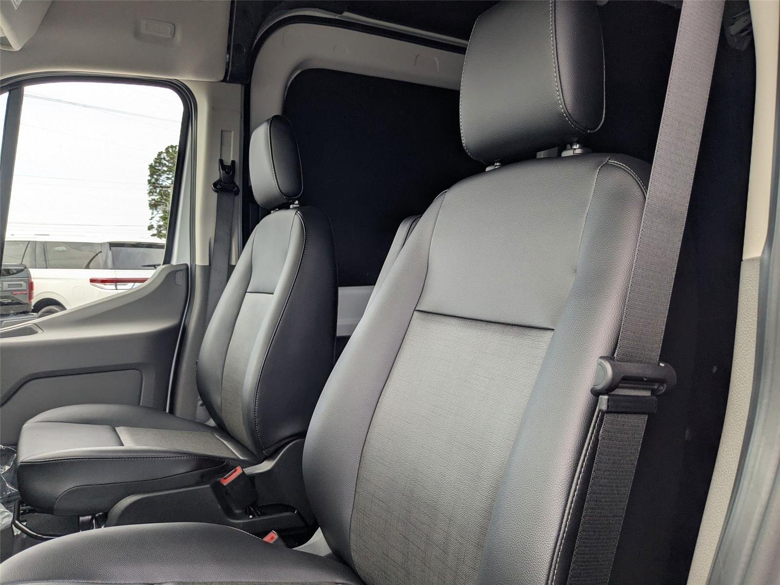 New 2026 Oxford White Ford Cargo Van image 13