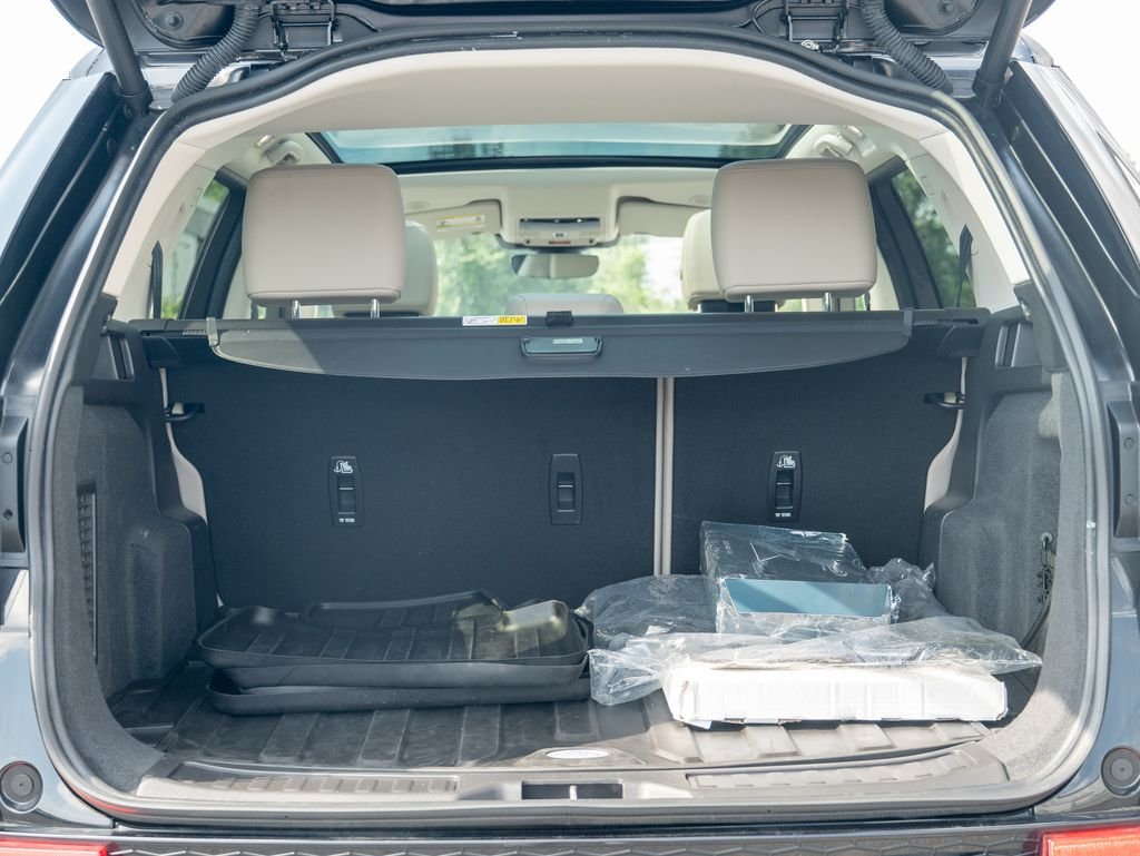 Certified Used 2025 Black Land Rover S image 38