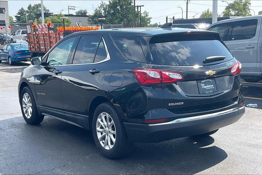 Used 2018 Mosaic Black Metallic Chevrolet LT image 10