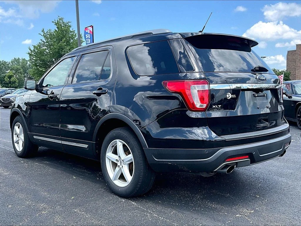 Used 2019 Black Ford XLT image 3