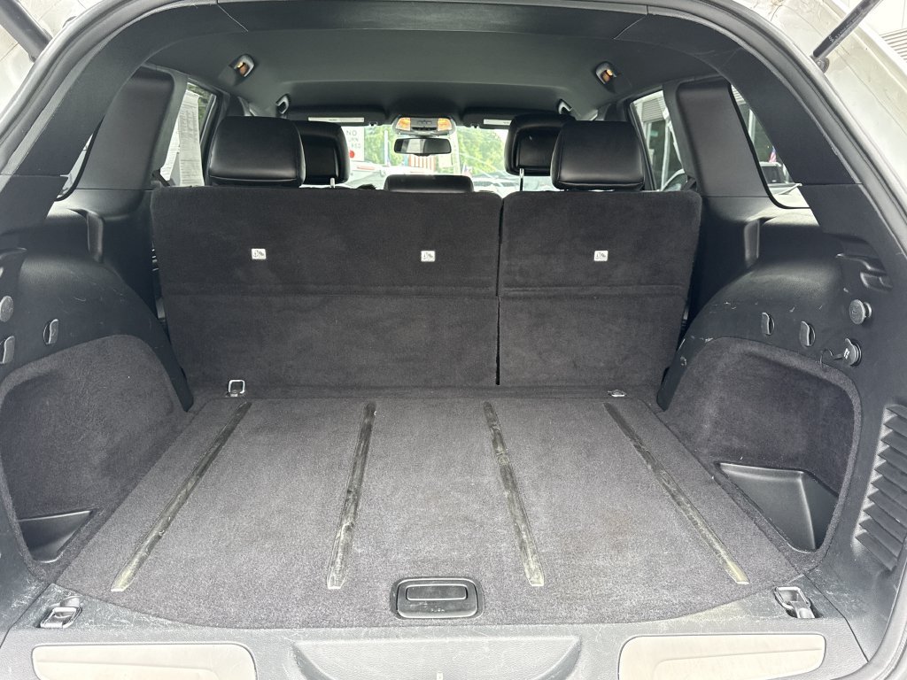 Used 2015 White Jeep Limited image 31
