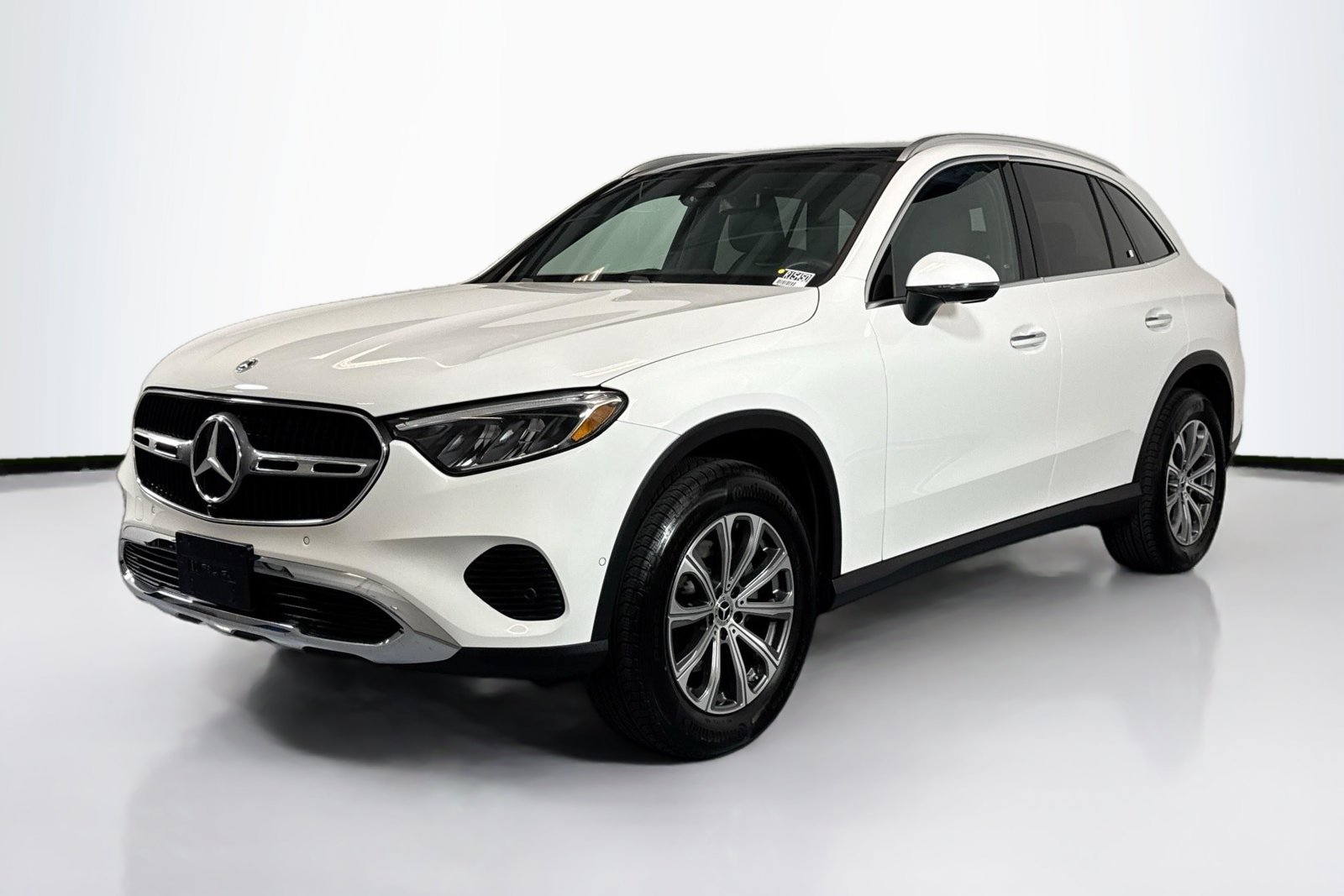 Certified Used 2026 Polar White Mercedes-Benz GLC 300 image 1
